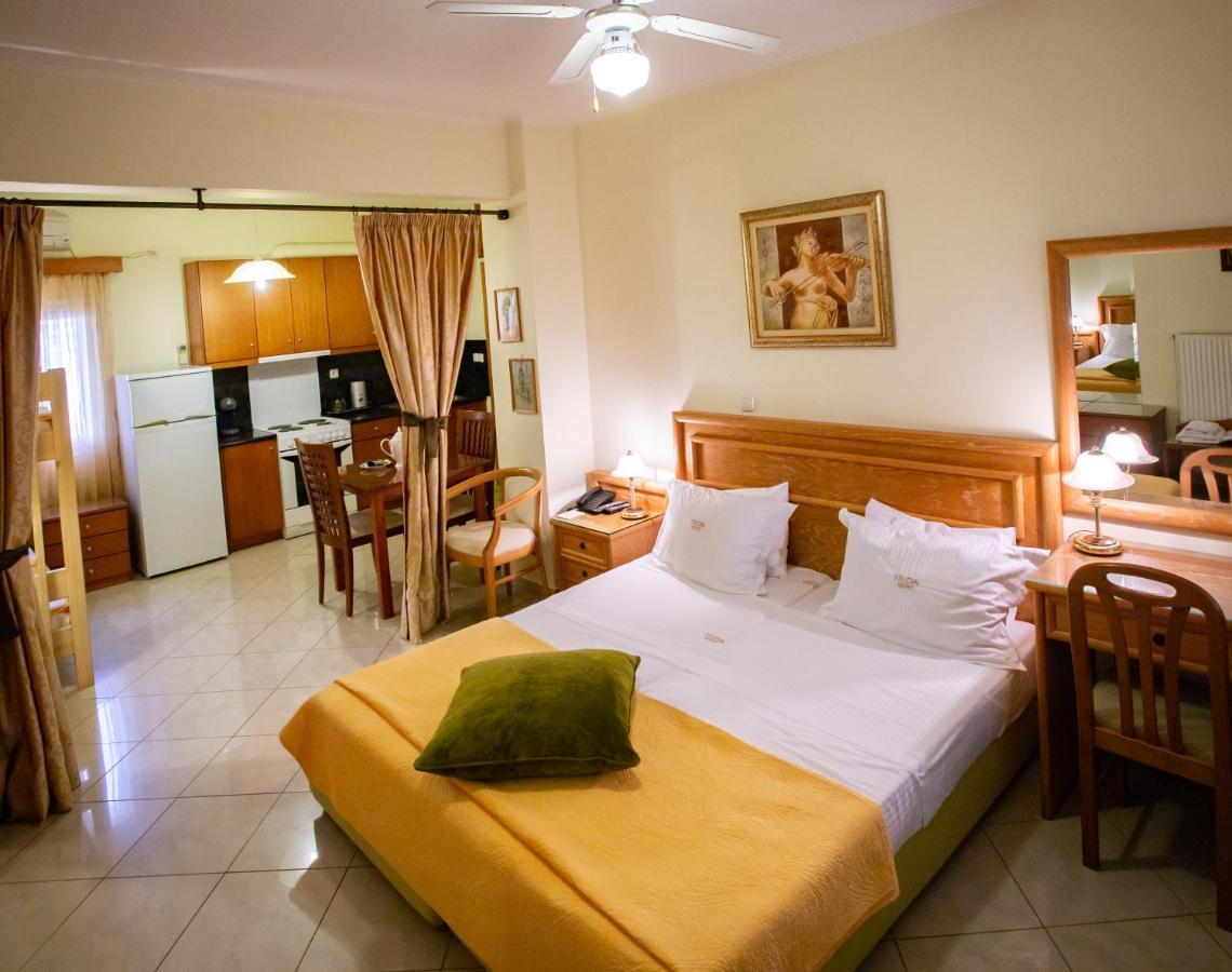 Irida Beach Resort Suites Kyparissia Exterior foto